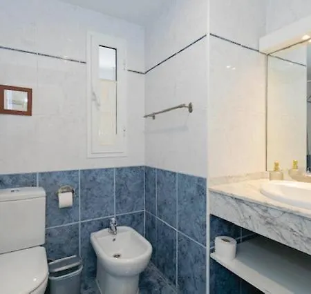 Sara En El Veril Del Duque - Sara Vacation